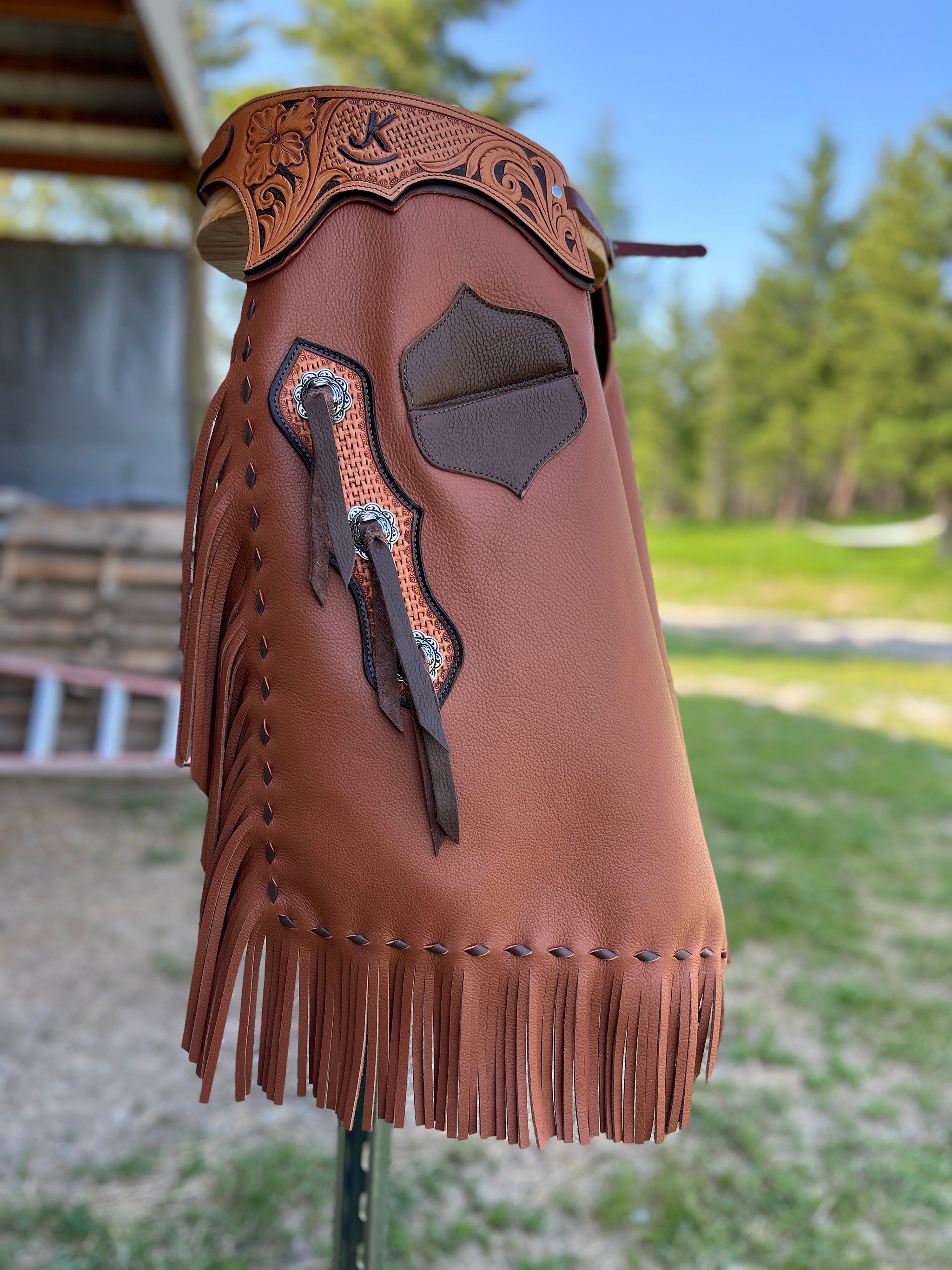 Chaps Western Chinks En Cuir Marron – Décor Floral, Fabriqués En Inde – Pour Adulte